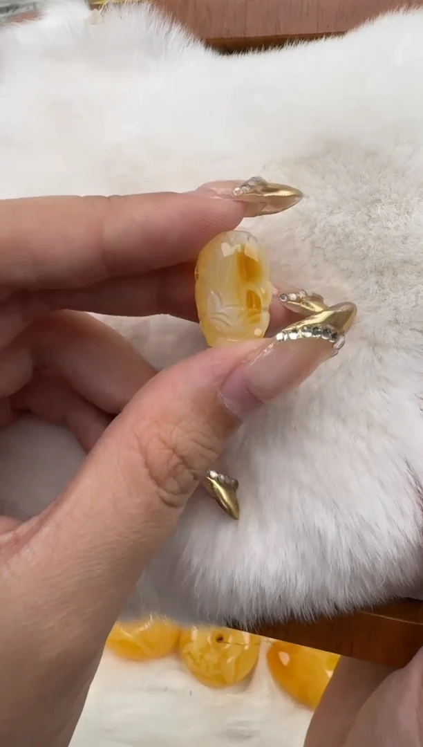 裸石琥珀未镶嵌XD721