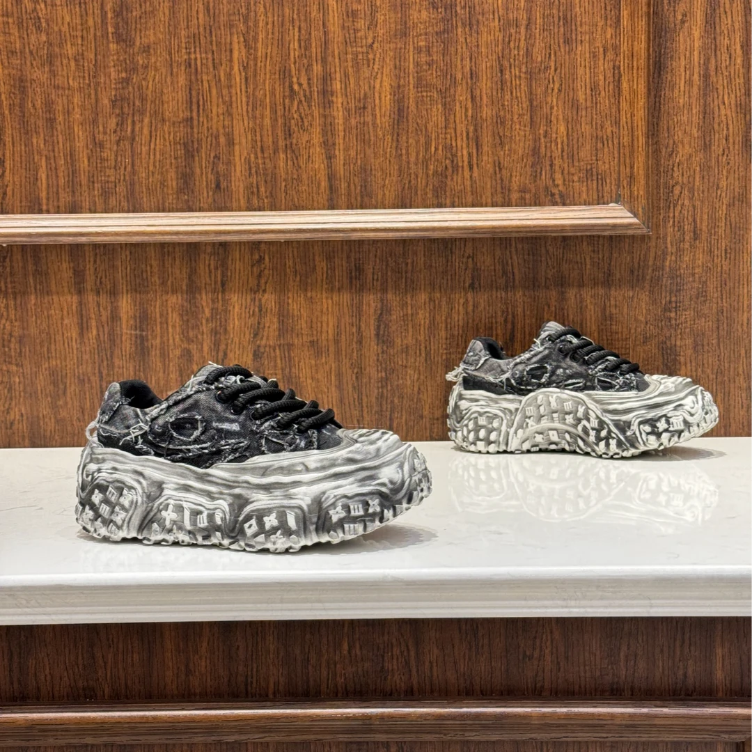 2025春季新款时尚百搭潮流做旧轻奢高端网面休闲男鞋（偏大一码）