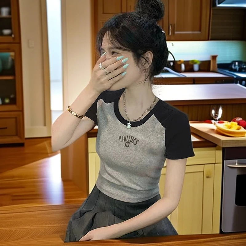 夏季百搭撞色印花正肩短袖t恤女圆领修身显瘦设计感小众短款上衣