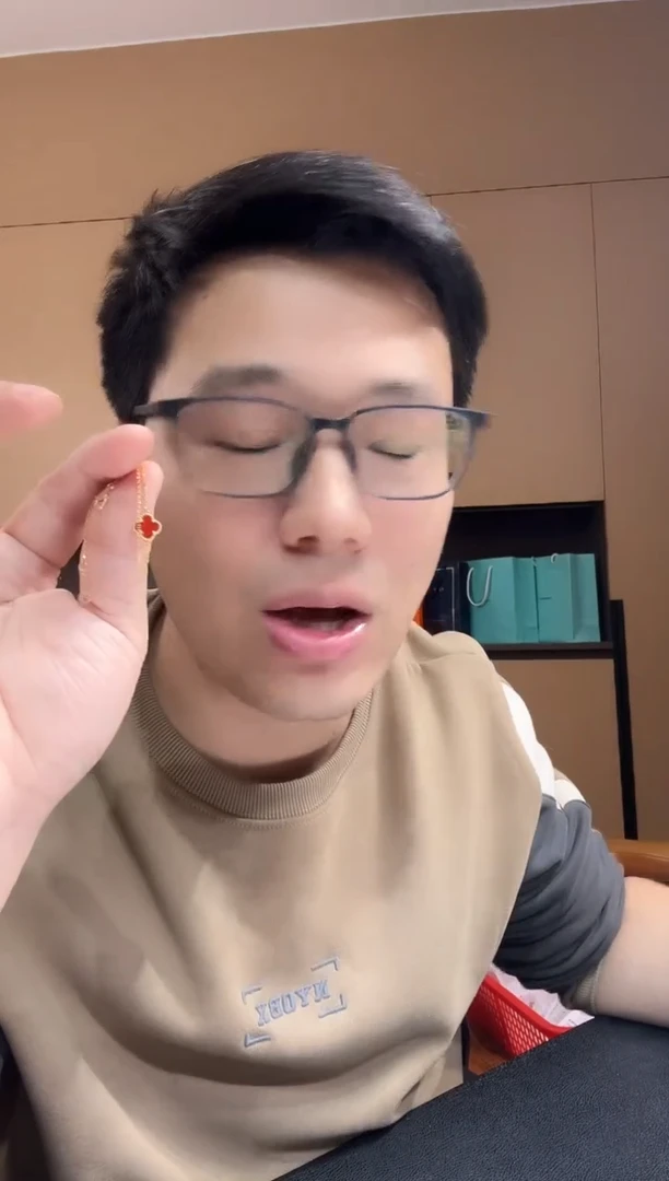 【闪购商品】玛瑙/玉髓手链18K金镶嵌红色k黄，小号单花手链GHJ
