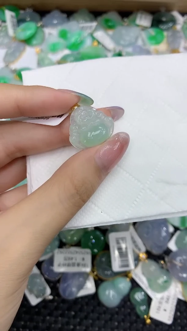 翡翠18K金镶嵌颈饰111111111111