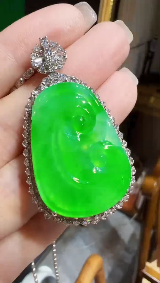 翡翠18K金镶嵌吊坠(不含链)如意