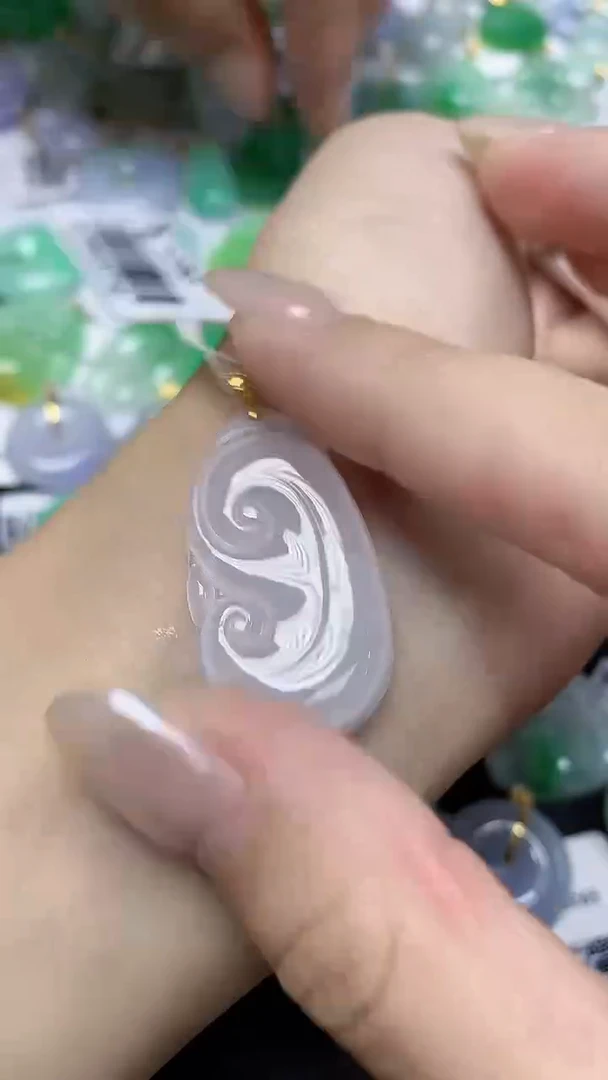 翡翠18K金镶嵌颈饰天然缅甸翡翠A货