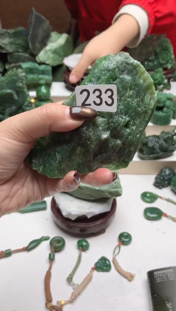 未镶嵌和田玉摆件1