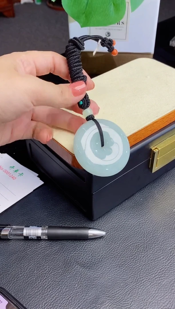 翡翠未镶嵌颈饰缅甸天然货翡翠