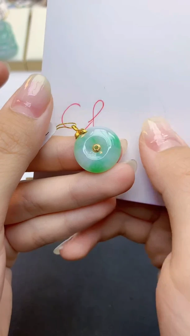 翡翠18K金镶嵌颈饰天然缅甸A货翡翠