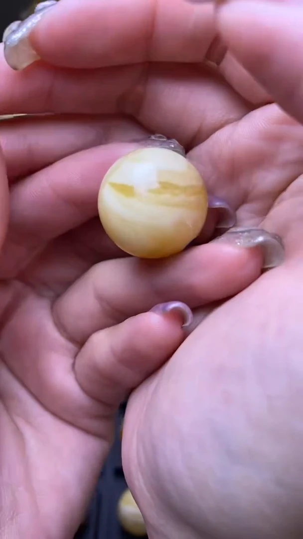 【闪购商品】琥珀裸石未镶嵌葵.103