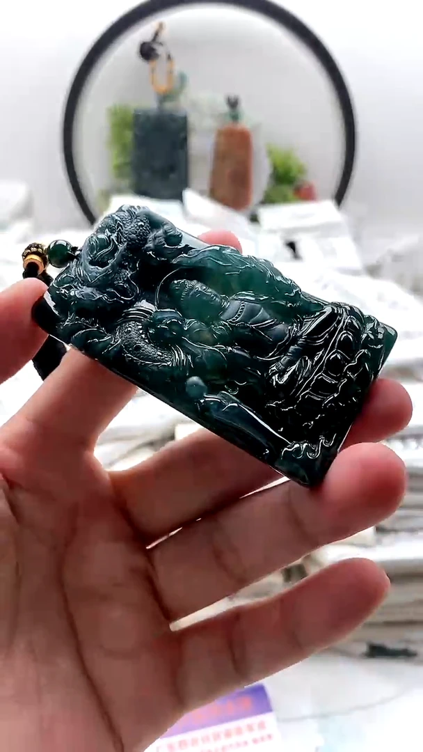 颈饰未镶嵌翡翠虚空藏