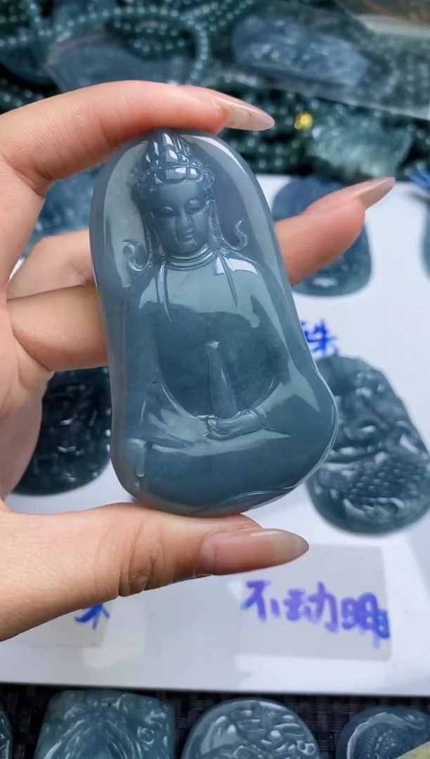 【闪购商品】翡翠颈饰未镶嵌         