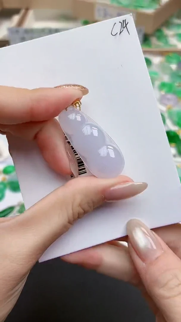 颈饰18K金镶嵌翡翠天然缅甸A货翡翠