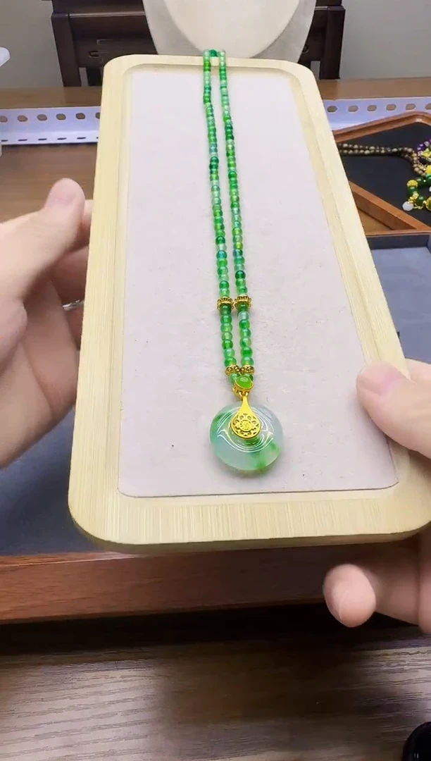 颈饰14K金镶嵌翡翠X109
