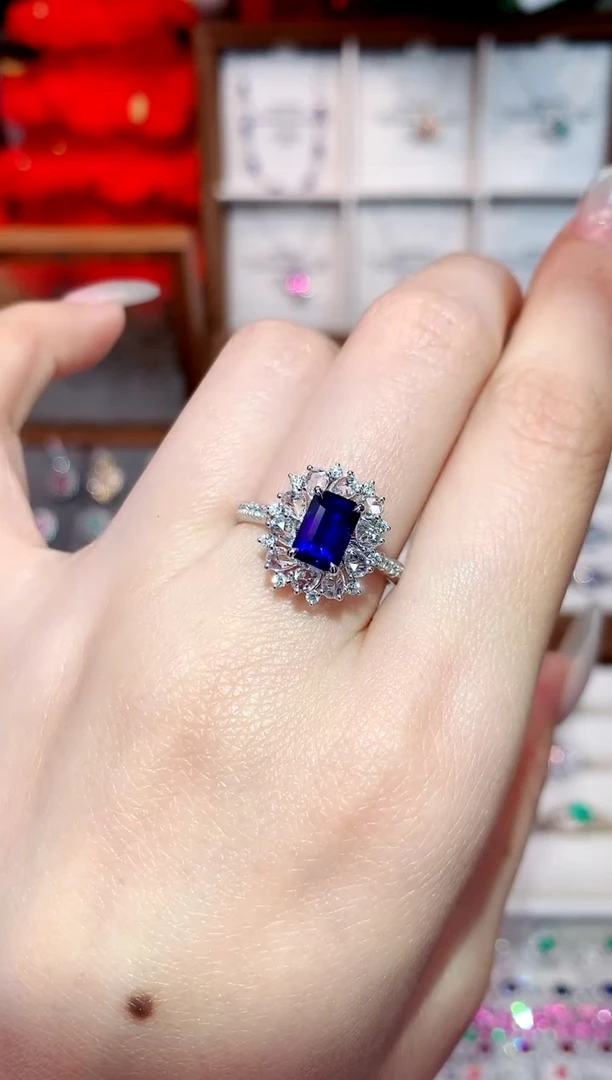 戒指蓝宝石18K金镶嵌1.53ct/天然宝石/七天无理由