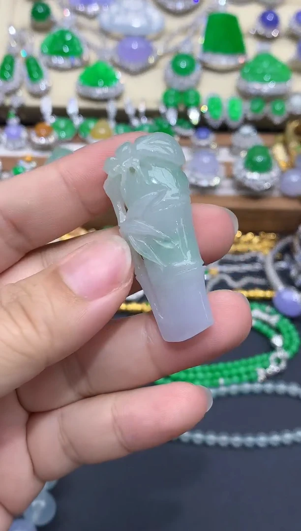 翡翠未镶嵌颈饰243-春日珠宝