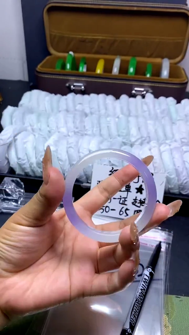 时尚女款缅料手镯142