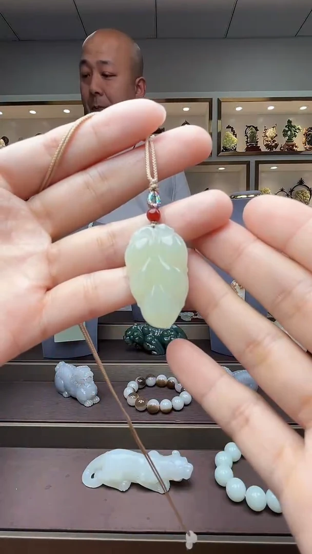 和田玉未镶嵌颈饰1