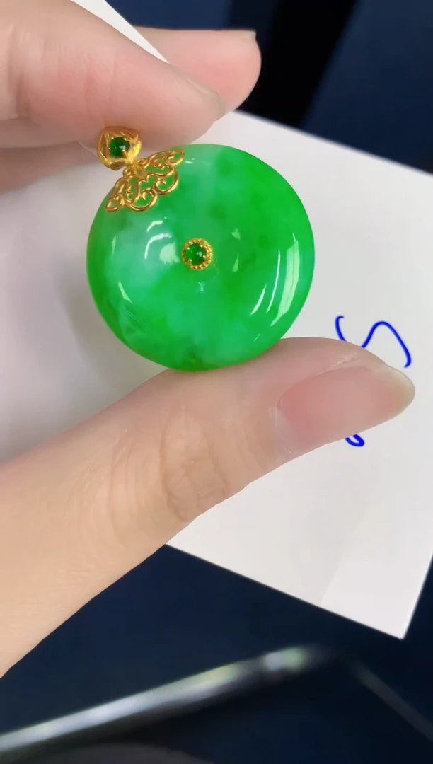 颈饰18K金镶嵌翡翠天然翡翠缅甸A货
