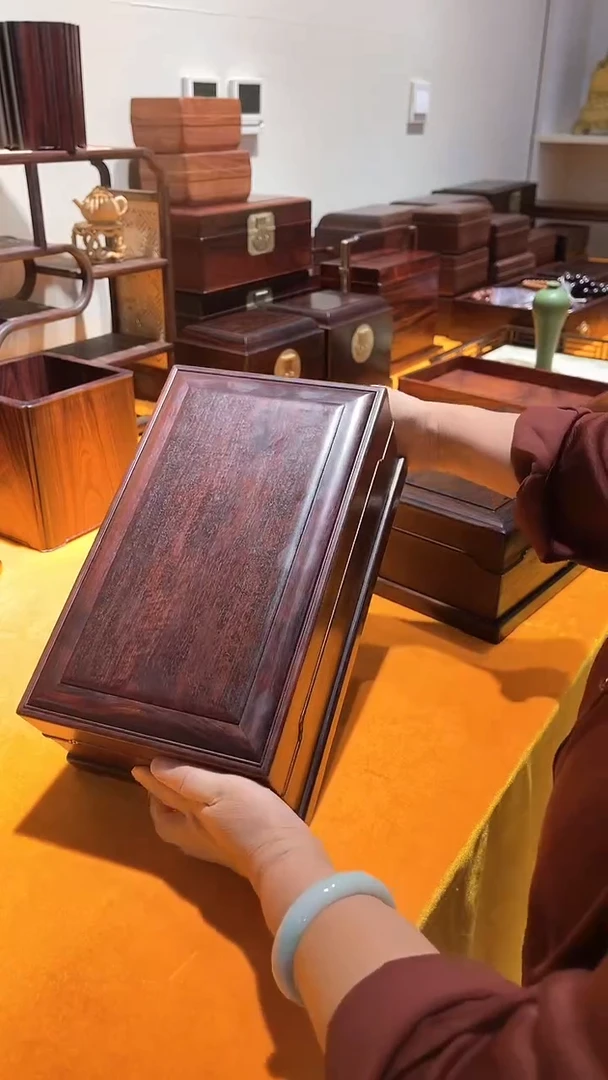 檀香紫檀（小叶紫檀）最**友精品木艺机关盒精工细作