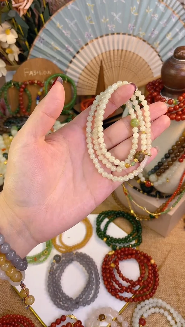 【闪购商品】和田玉三圈18K金镶嵌蜂蜜水