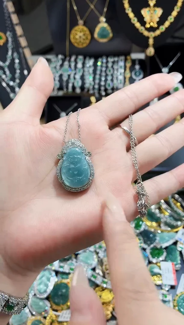 翡翠未镶嵌吊坠(赠链)天然翡翠a货 多样性发其一