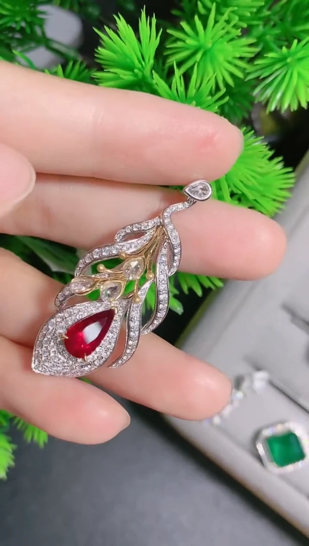 18K金镶嵌18K金吊坠红宝石.