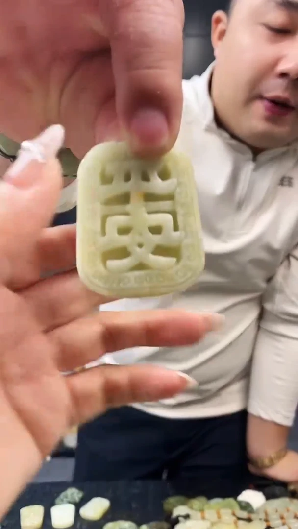 未镶嵌蛇纹石玉其他天然岫玉（多样性发其中之一）