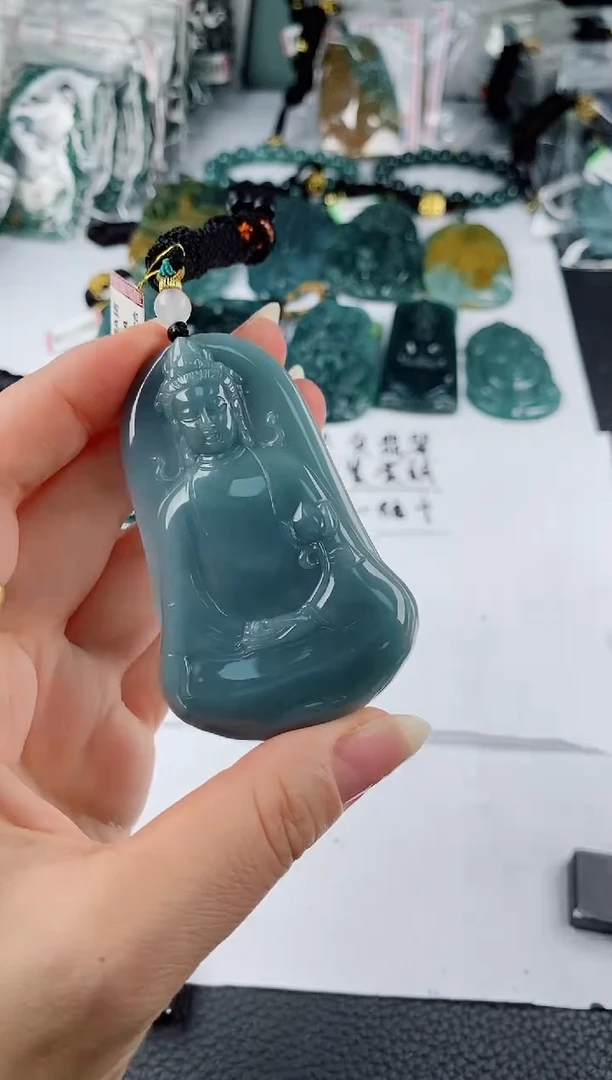 翡翠未镶嵌颈饰