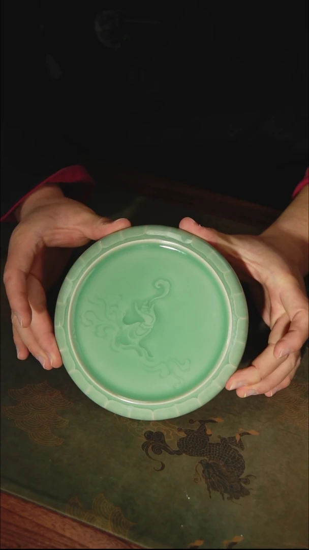 【览古雅韵青瓷壶承