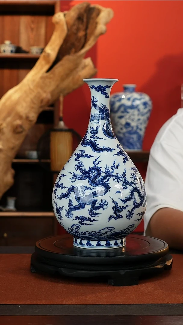 摆件青花五龙玉壶春