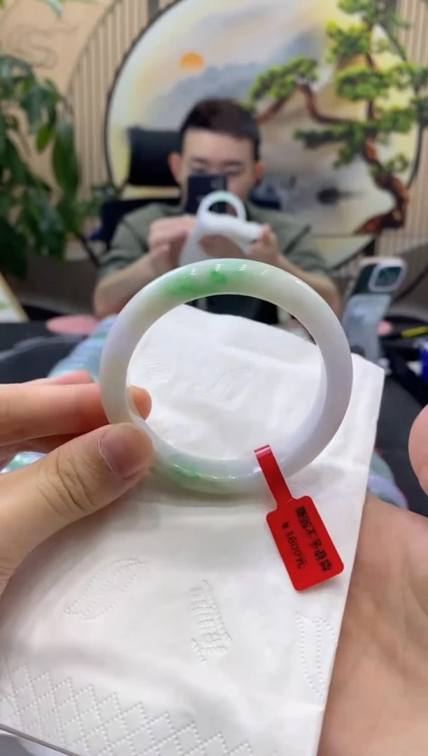 翡翠手镯未镶嵌9245