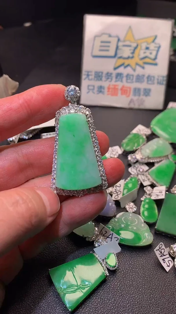 银S925镶嵌翡翠耳饰翡翠