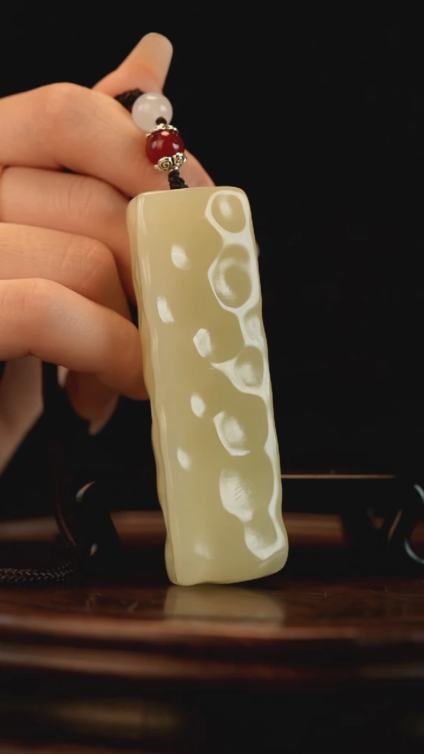 云南石竹叶青雕刻：小奶酪