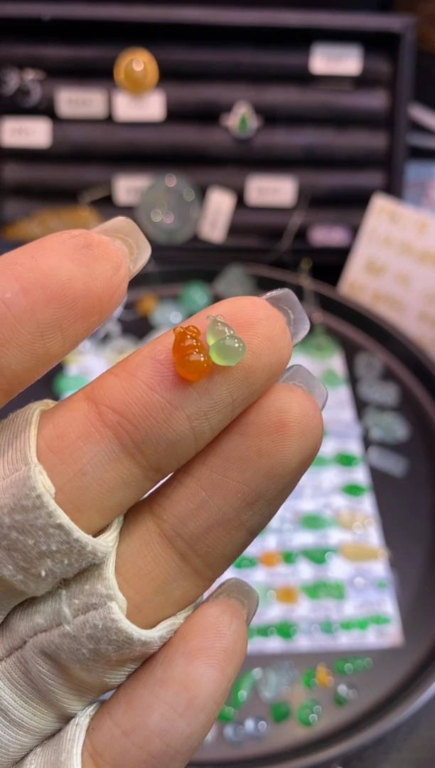 翡翠挂件未镶嵌葫芦
