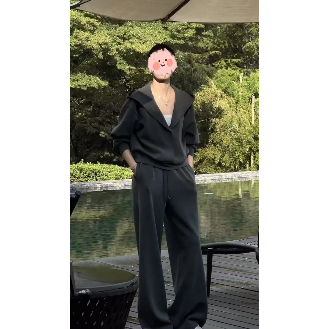 套头连帽暗扣卫衣外套+隐藏口袋松紧腰休闲裤