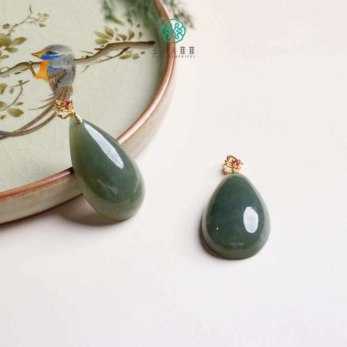 石惑珠宝%和田玉水滴吊坠约18*31mm%多样性发一