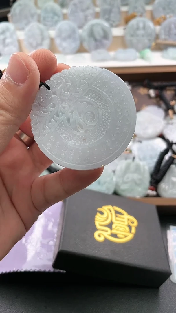 翡翠未镶嵌颈饰..../6/22/ 57