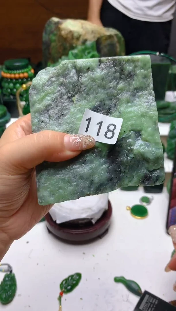 未镶嵌和田玉（碧玉）珠宝半成品1