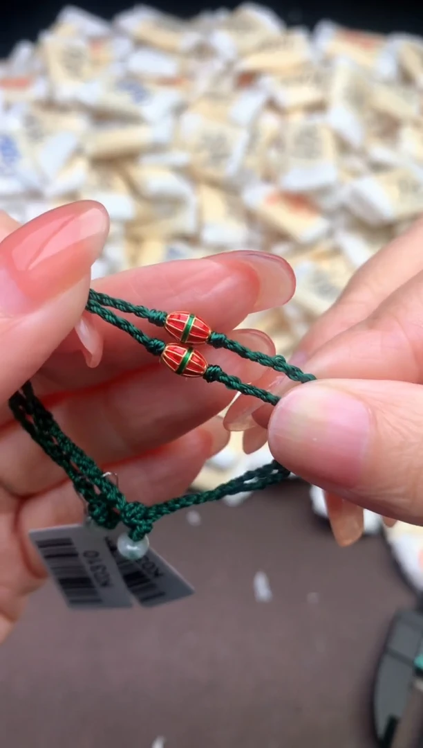 【闪购商品】翡翠手绳未镶嵌(多样性发货)1个