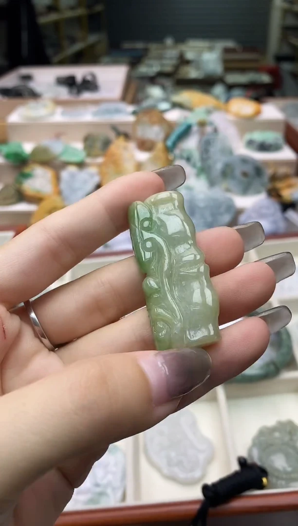 颈饰未镶嵌翡翠0106