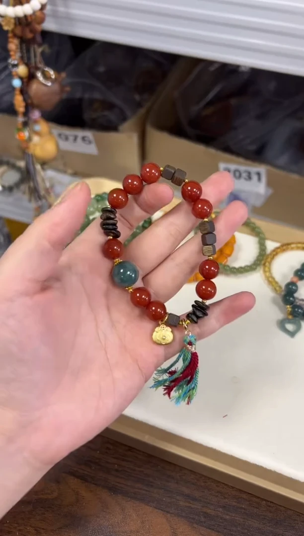 玛瑙/玉髓手链未镶嵌柿子红玛瑙翡翠奇楠款手串[1335]