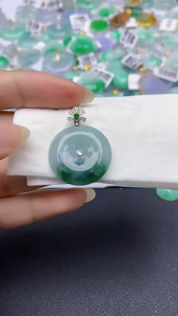 颈饰18K金镶嵌翡翠天然缅甸a货翡翠百元以上9元证书费自理