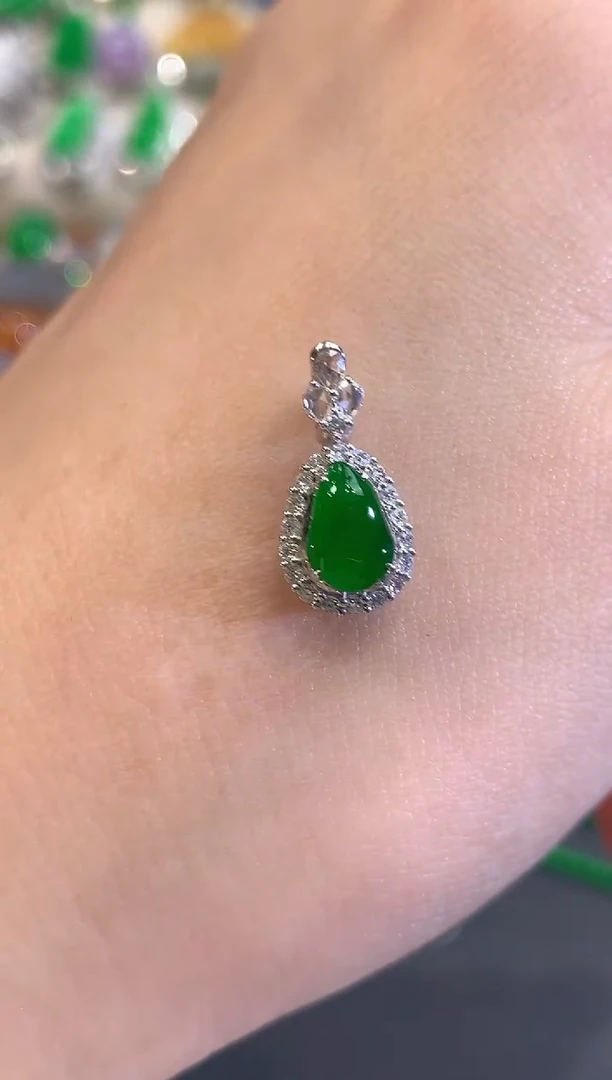 吊坠(不含链)18K金镶嵌翡翠a51-定制