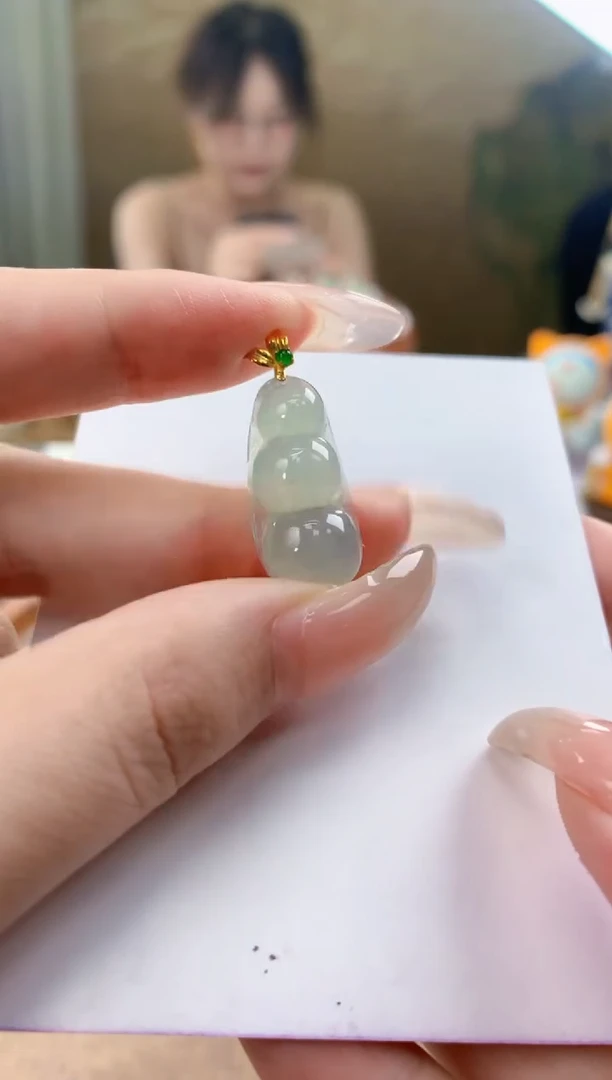 翡翠18K金镶嵌颈饰天然A货翡翠挂件