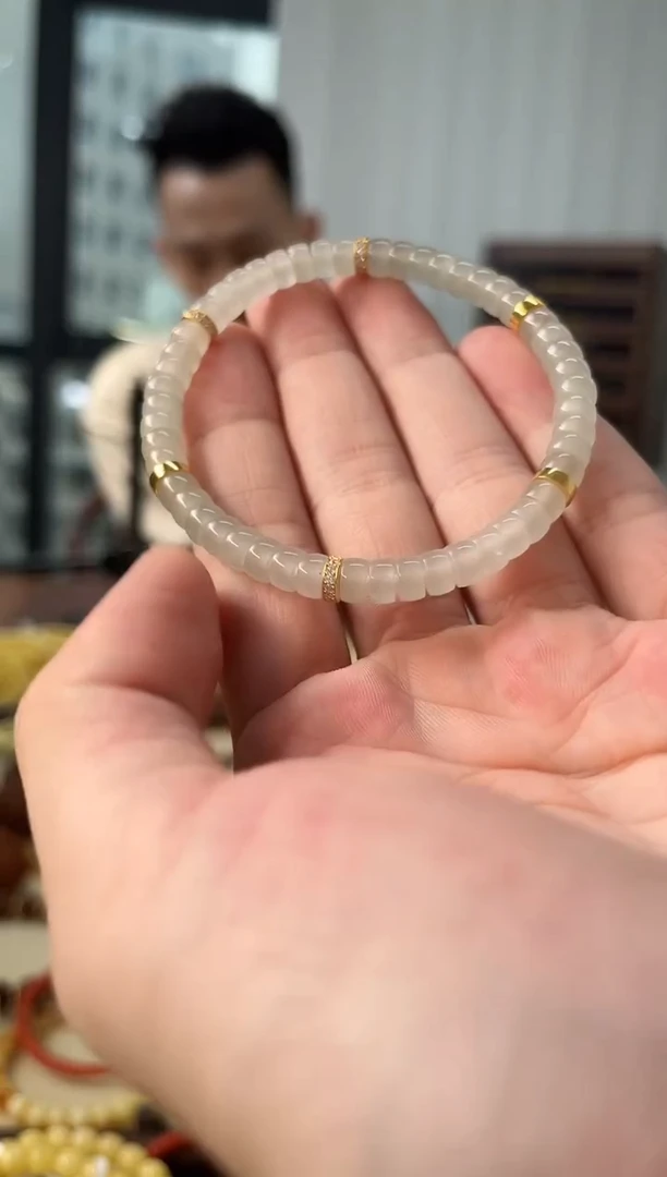 未镶嵌非洲翠石英质玉非洲翠透