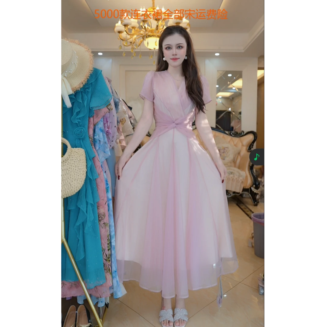 （赠送运费险）夏季新款轻奢时尚V领无袖时尚度假仙女连衣裙A52611