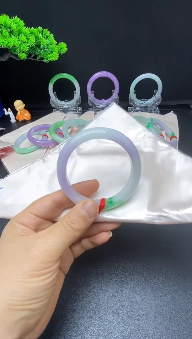 以实物为准，拍那个发那个。