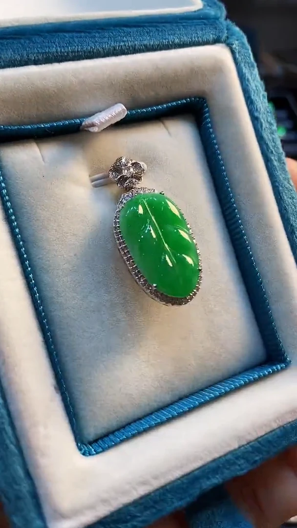 翡翠18K金镶嵌吊坠(不含链)吊坠