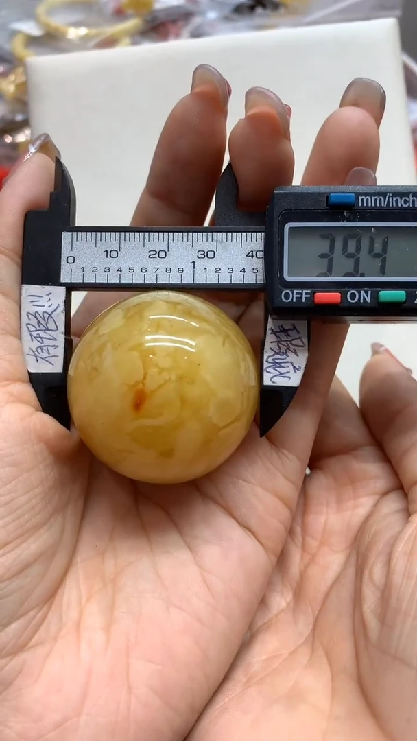 未镶嵌琥珀珠宝奇石东****库2598