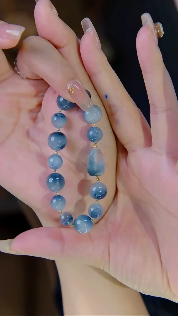 18K金镶嵌手链水晶梦幻蓝兔设计款