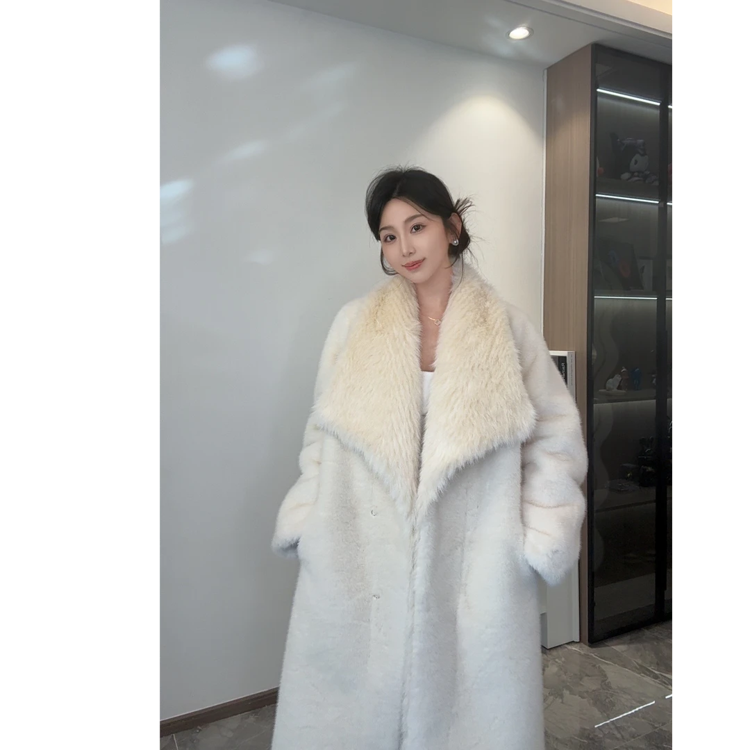 《洛凝专属》秋冬设计款欧貂绒外套 大翻领66096 5