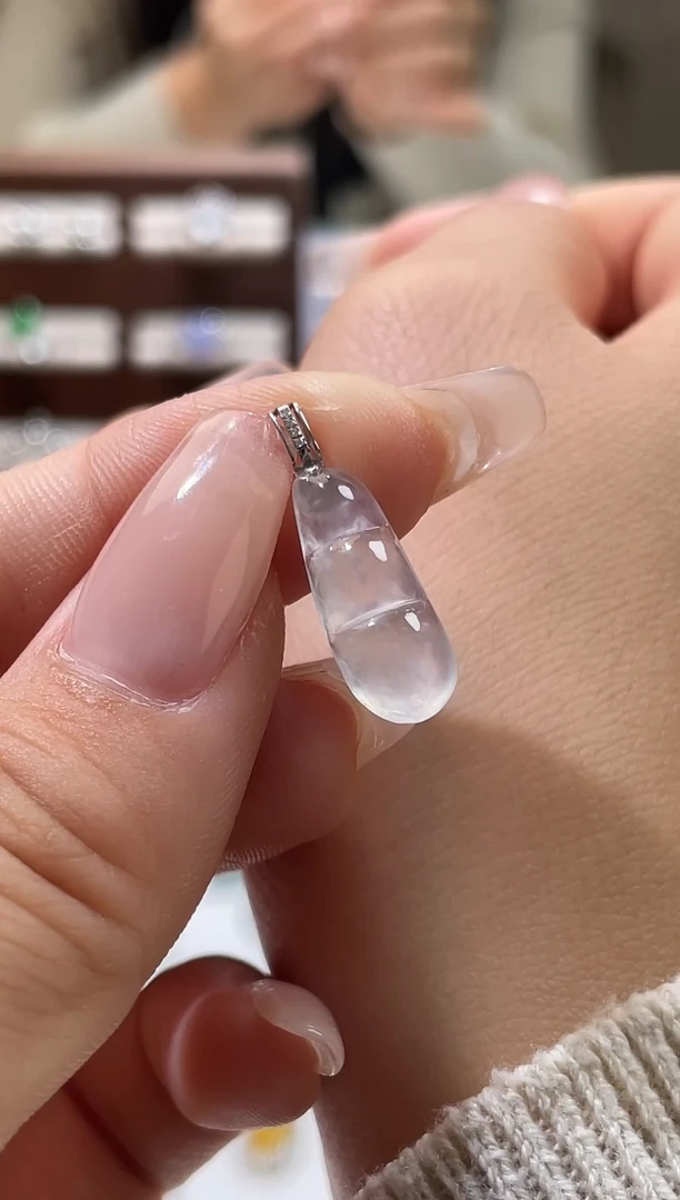 吊坠(不含链)18K金镶嵌翡翠豆子